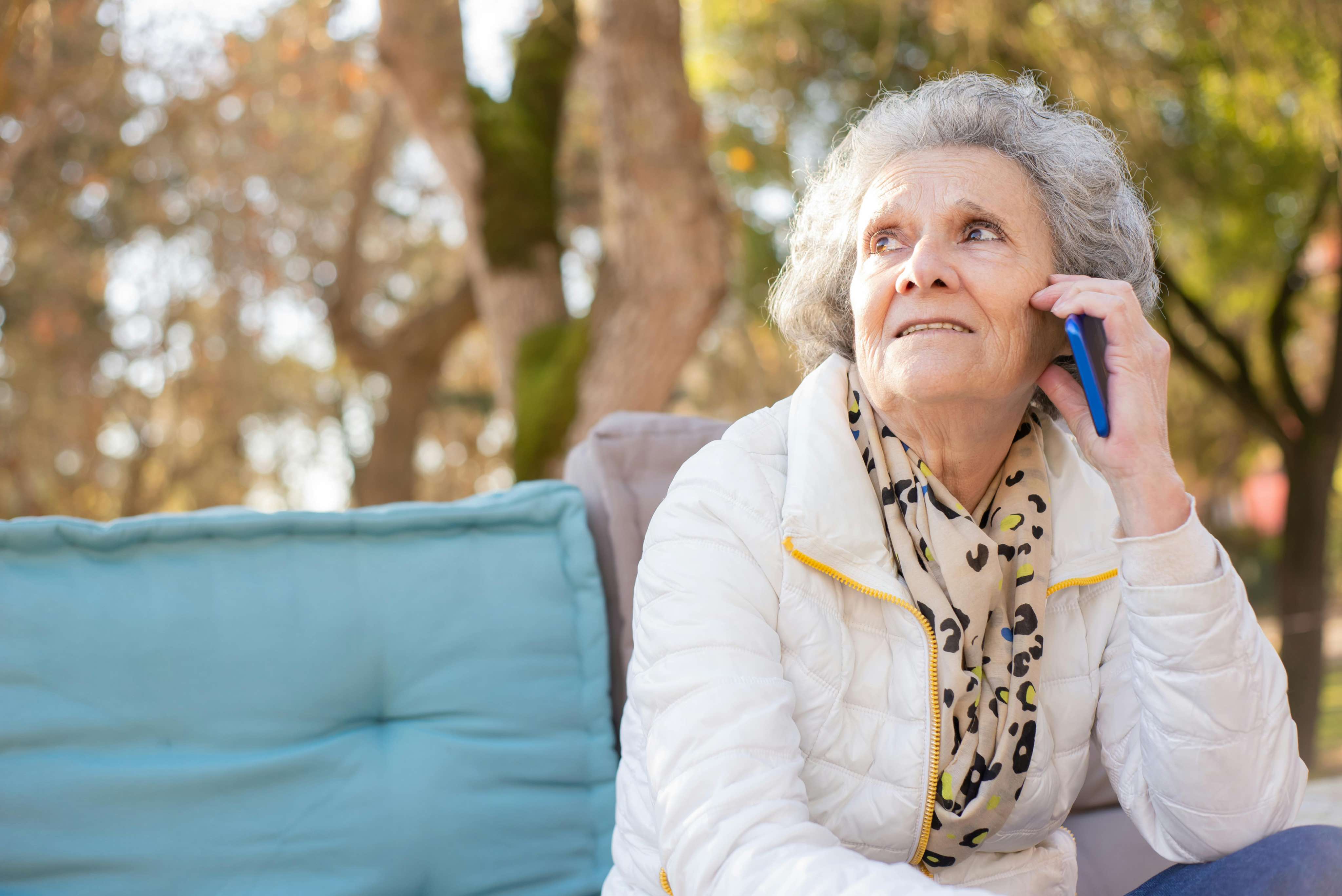 What to Talk About When You Call Someone Who Feels Isolated